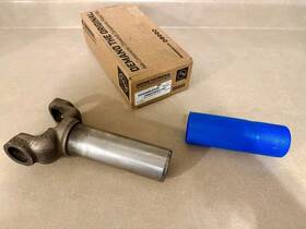 40021530 American Axle 1410 / 1415 Driveshaft Slip Yoke Gm Dodge Aam
