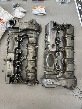 7566283 Bmw E70 E71 10-13 X5m X6m X5 X6 M S63 F10 550i 650i Cylinder Head Valve Cover