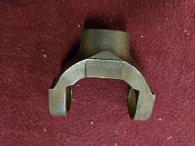 3740097 Chevrolet 1959 1964 Split Drive Shaft Universal Joint Yoke Part