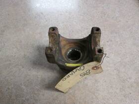 432.gm1k85 Chevrolet Rear End Axle Yoke Fits 85 Camaro