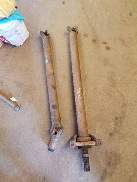 431.gm8566 Chevrolet Truck 1966 C10 Long Box 3spd 2 Piece Rear Drive Shaft