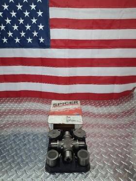 432.kwht81 Dana Spicer 5-675x U-joint New