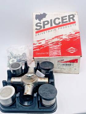 3095spi Dana Spicer Spl140x Greaseable Style Universal Joint Heavy Duty With Bolts