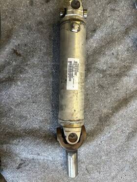P04642040 Dodge 2001 Viper Driveshaft Used