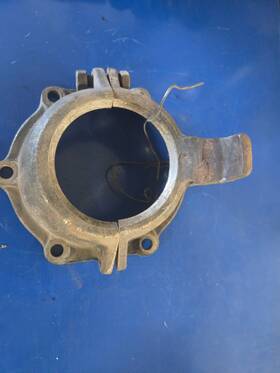 A-4520 Ford Model A Aa Orriginal 1928 U-joint Housing Outer Clamshell Assembly A-4520 Ford Model A Aa Orriginal 1928 U-joint Housing Outer Clamshell Assembly