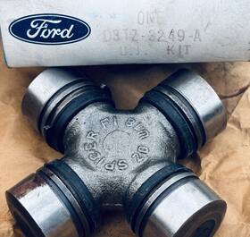 Dt3z-3249a Ford Nos Universal U-joint F-250 F-350 Ranger Bronco F-150 Oem #dy3z 3249a
