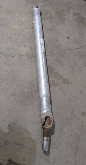 Pc34-4602-fca Ford 23-25 F250sd F350sd 7.3l Gas 4wd Rear Drive Shaft Oem Pc34-4602-fca Ford 23-25 F250sd F350sd 7.3l Gas 4wd Rear Drive Shaft Oem