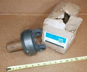 7815325 Gm Nos 73 74 Chevy Vega 76-79 Monza Front U-joint Yoke And Damper Olds Buick Pontiac