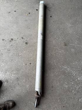23282324 Gm Trucks 2015 - 2022 Colorado / Canyon Rear Drive Shaft 4x4 Id Aa27 Oem