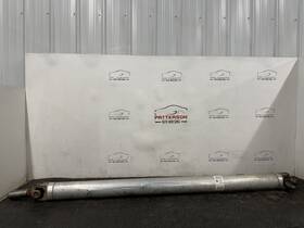 84620585 Gm Trucks 20-24 Gmc Sierra 2500 6.6l Auto Trans Crew Rear Drive Shaft W-w 64.25ft U-u 72.0ft