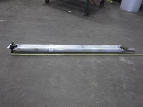 7946077 Gmc Sierra Denali 2500 2025 Rear Drive Shaft 6.6l Diesel 10 Speed 4wd 3609