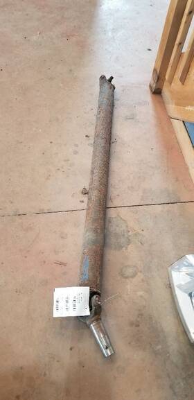 431-04656 Gmc Truck Rear Drive Shaft 2wd 167 Inch Wb Crew Cab Fits 99-03 Sierra 2500 Pickup 2056571