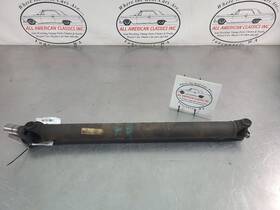 431-02729 Jeep 1987-92 Cherokee 4.0l 4x4 Manual Trans Rear Drive Shaft - Oem