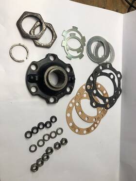 43421-60060 Lexus Toyota Land Cruiser Lx470 Front Axle Flange And Misc Hub Gaskets / Bolts