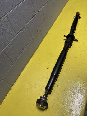 06700350480 Maserati Oem 2017-2020 Levante Awd Rear Drive Shaft Driveshaft Propeller