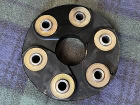 Gn132s Mercedes-benz R107 560sl 380sl Driveshaft Universal Joint