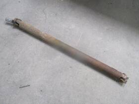 Mb154216 Mitsubishi 1985 D-50 4x4 Rear Driveshaft 82-86 Mb154216 Mitsubishi 1985 D-50 4x4 Rear Driveshaft 82-86