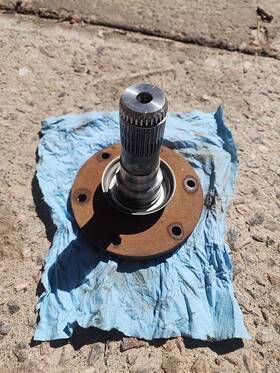 38220-8s11a Nissan 2004-2015 Titan Front Differential Final Drive Side Flange -