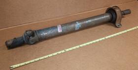 7815621 Nos 73-77 Chevy Pickup Truck 3-speed Front Drive Shaft With U-joint Yoke And Carrier 7815621 Nos 73-77 Chevy Pickup Truck 3-speed Front Drive Shaft With U-joint Yoke And Carrier