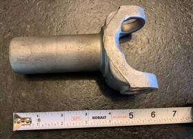 02-3-1019 Spicer 2-3-1019 28 Spline Gm 5-3/4 Inch Long