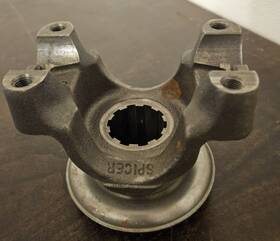 3-3091-1 Spicer Nos Dana End Yoke New 3-3091-1 Spicer Nos Dana End Yoke New