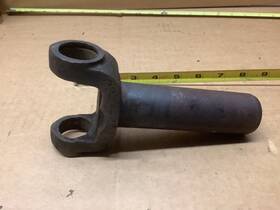 C2-3-259-4 Spicer Vintage Corvette Driveshaft Yoke 16 Spline See Measurements B C2-3-259-4 Spicer Vintage Corvette Driveshaft Yoke 16 Spline See Measurements B
