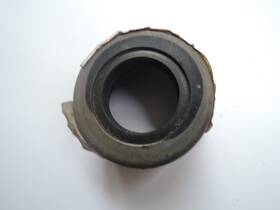 Volvo 1340302 1985-92 740 760 New Nos Sealing Sleeve Driveshaft Support Part #1340302